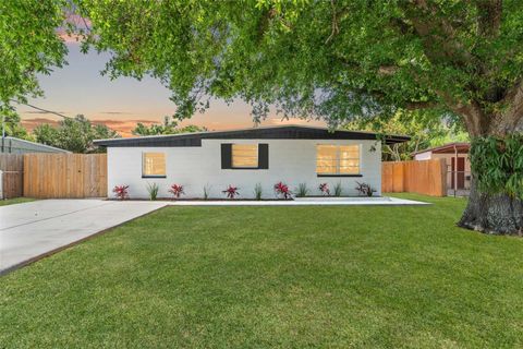 Photo of 4008 W Olive Street, Tampa, FL 33616 (MLS # TB8379555) Photo of 4008 W Olive Street, Tampa, FL 33616 (MLS # TB8379555)