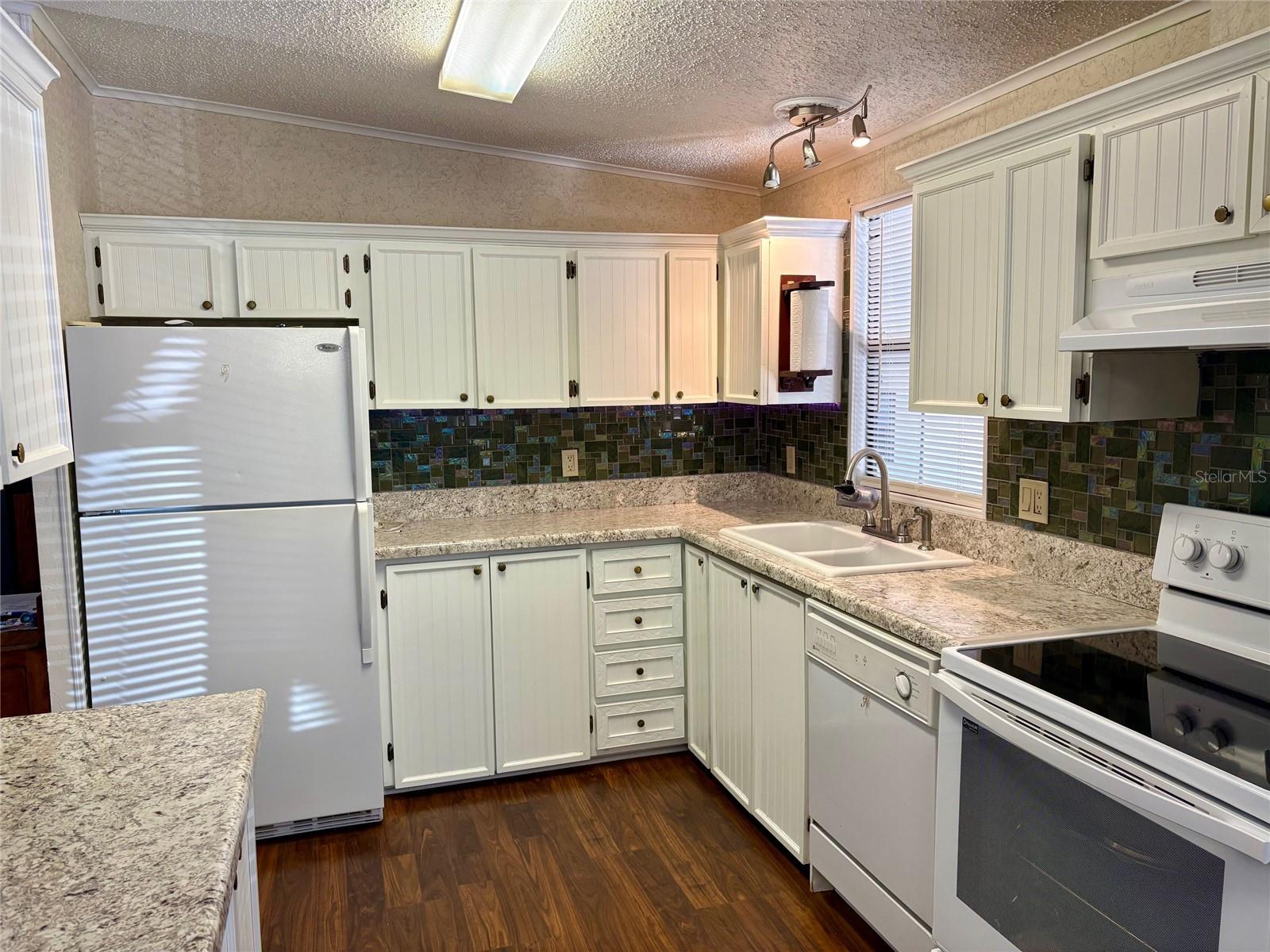 GARDEN GROVE OAKS - Residential