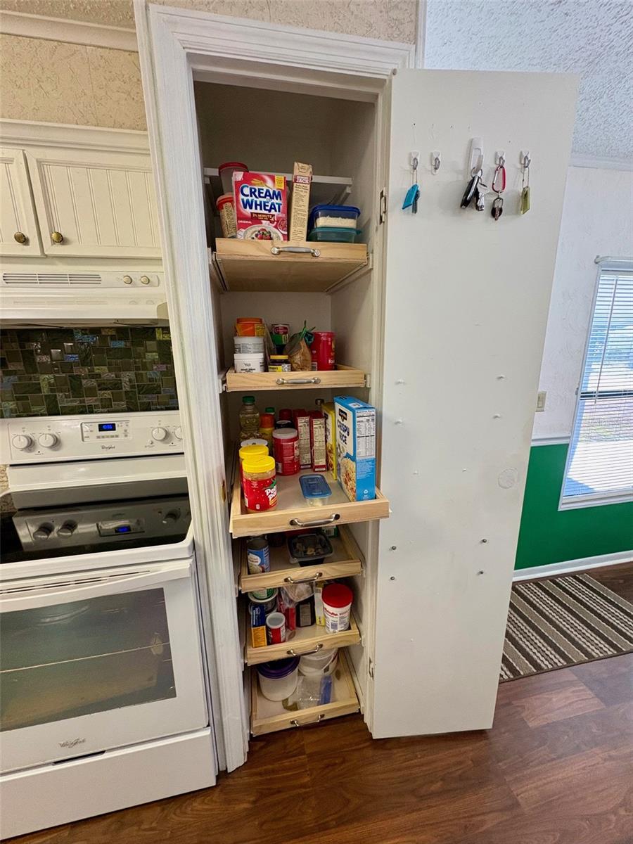 GARDEN GROVE OAKS - Residential