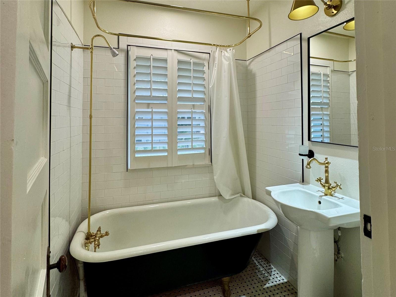 MAGNOLIA PLACE - Residential Lease