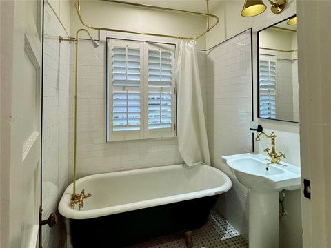 Tiny photo for 707 SE 10th Place, Ocala, FL 34471 (MLS # OM715051)