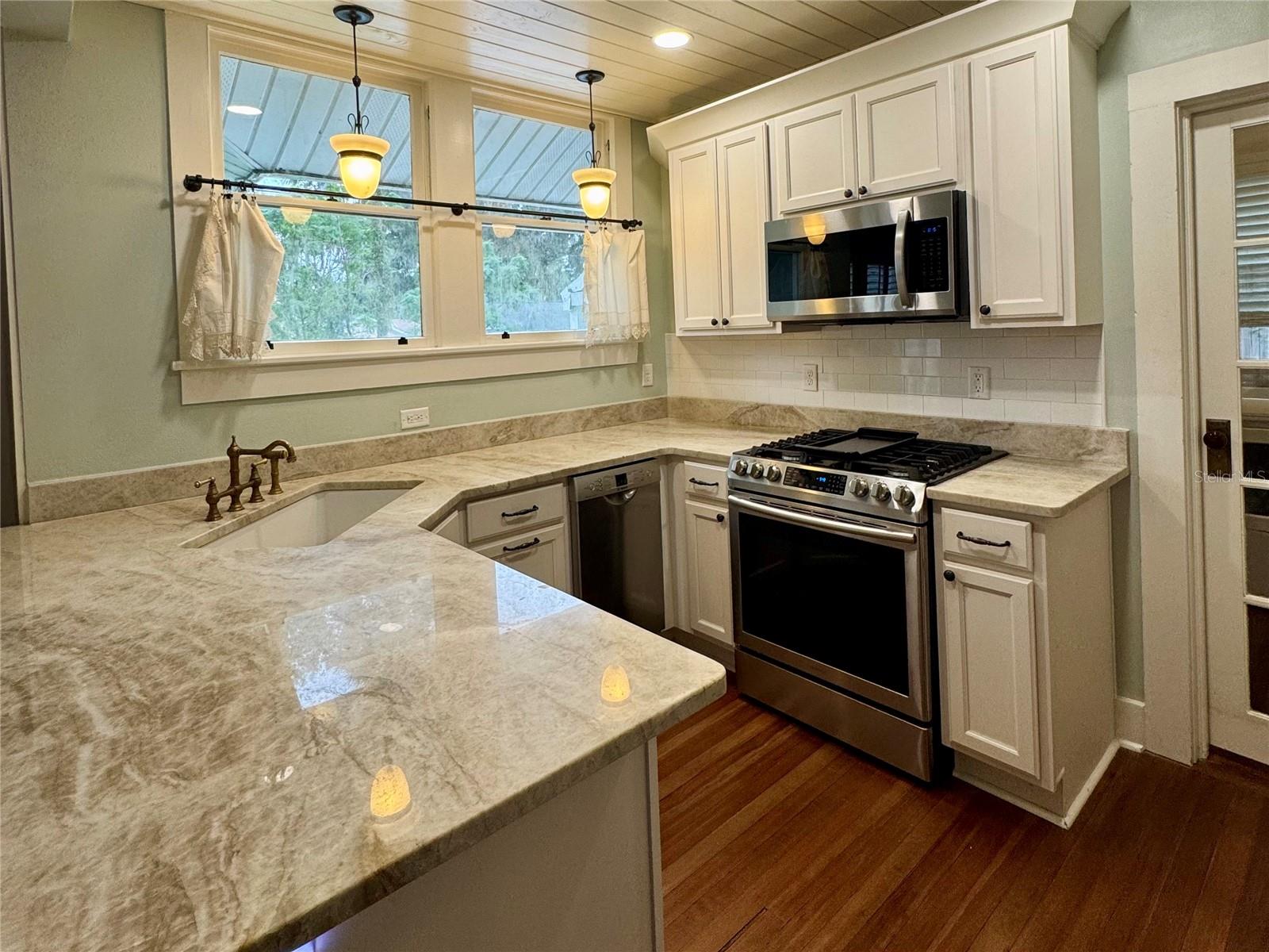 MAGNOLIA PLACE - Residential Lease