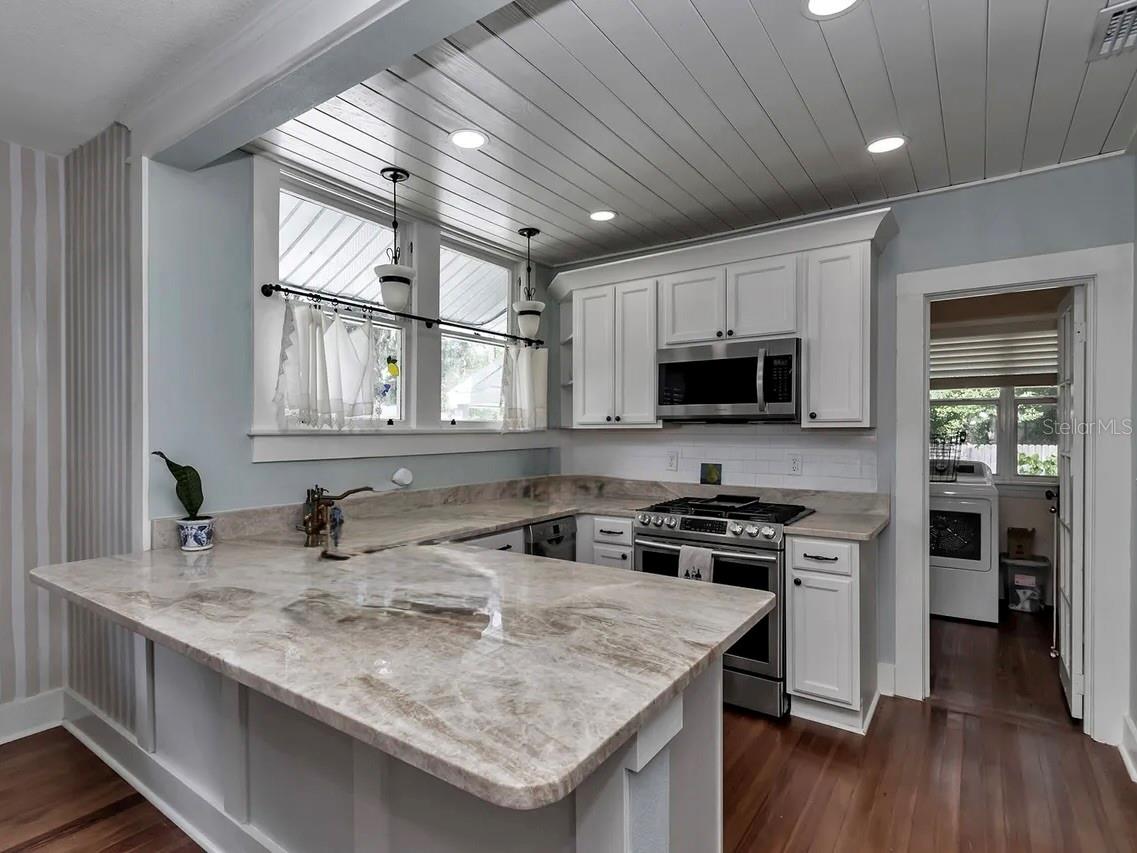 MAGNOLIA PLACE - Residential Lease