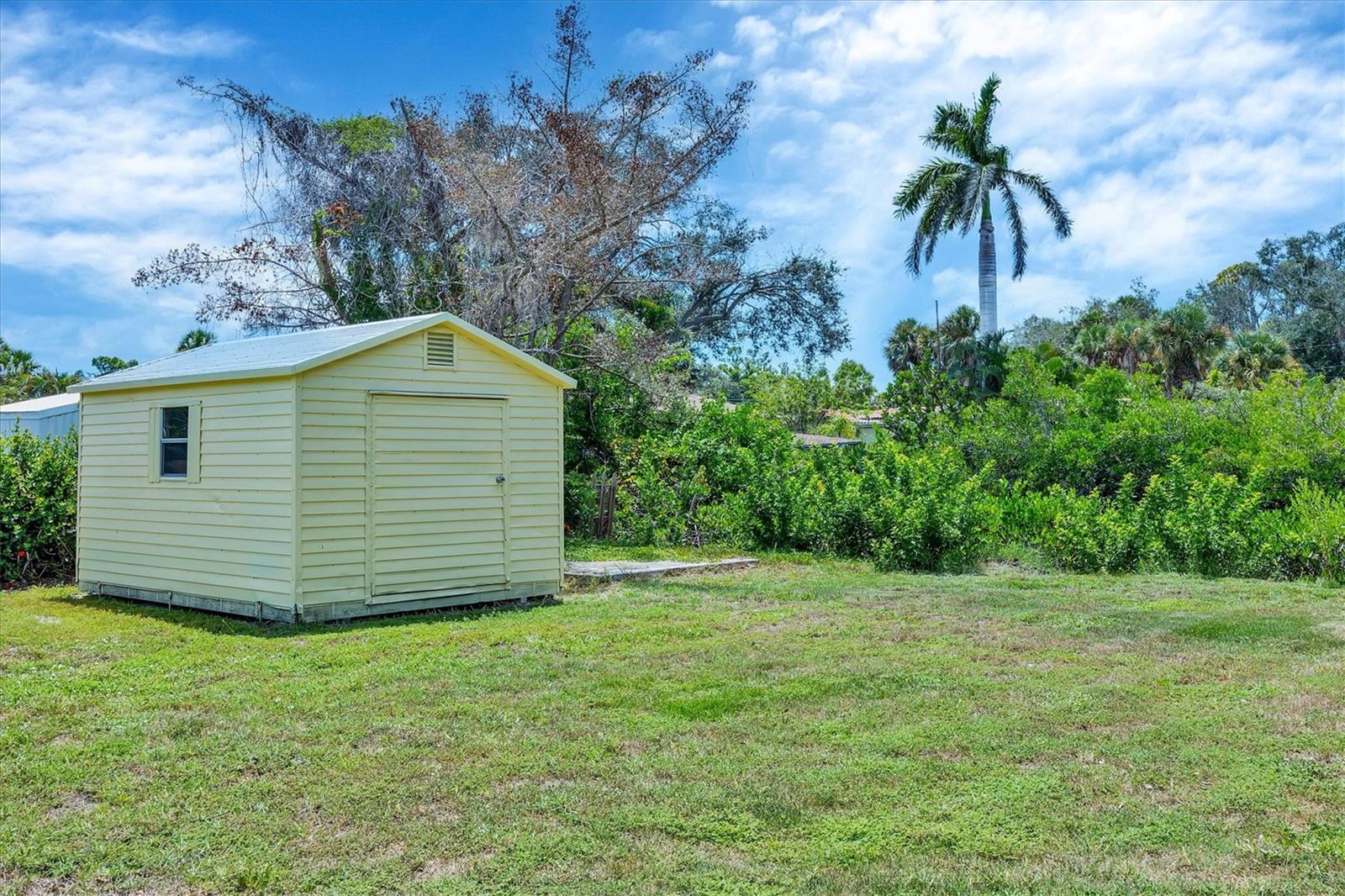 NOKOMIS ACRES - Residential