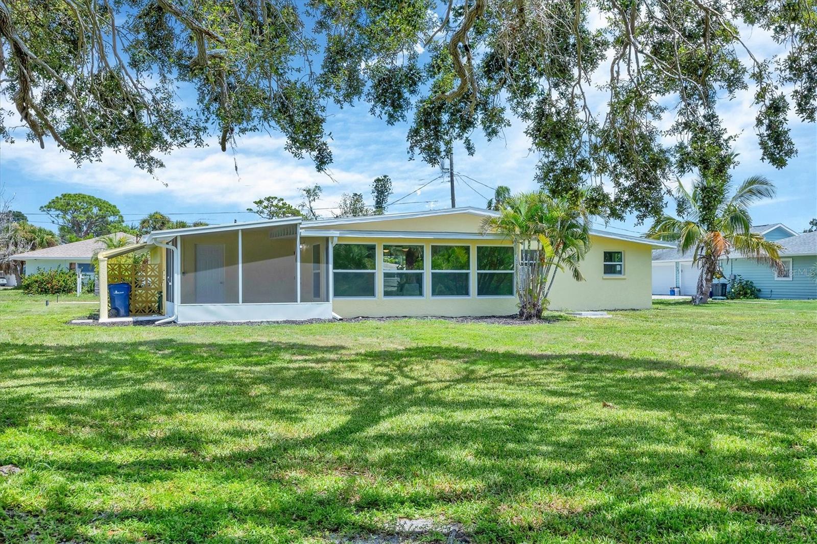 NOKOMIS ACRES - Residential