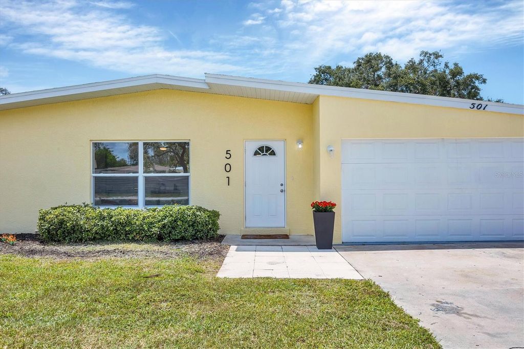Photo of 501 Dona Drive, Nokomis, FL 34275 (MLS # N6140128)