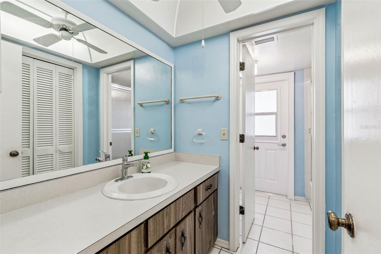 FOX COURT - Residential