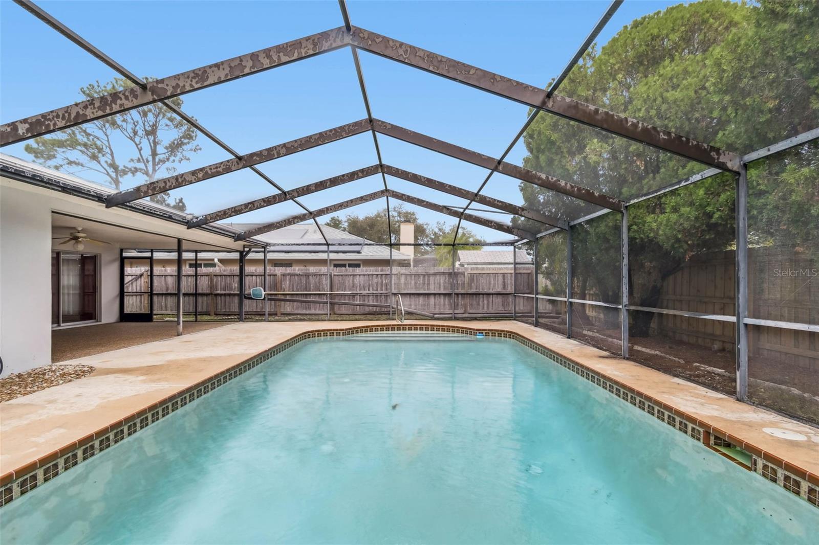 FOX COURT - Residential