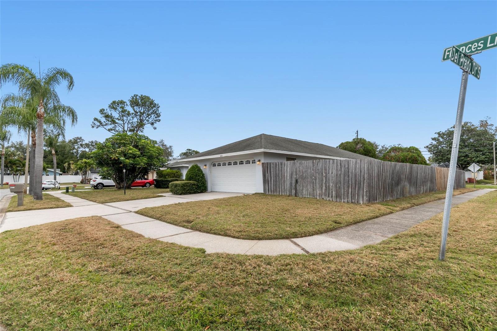 FOX COURT - Residential