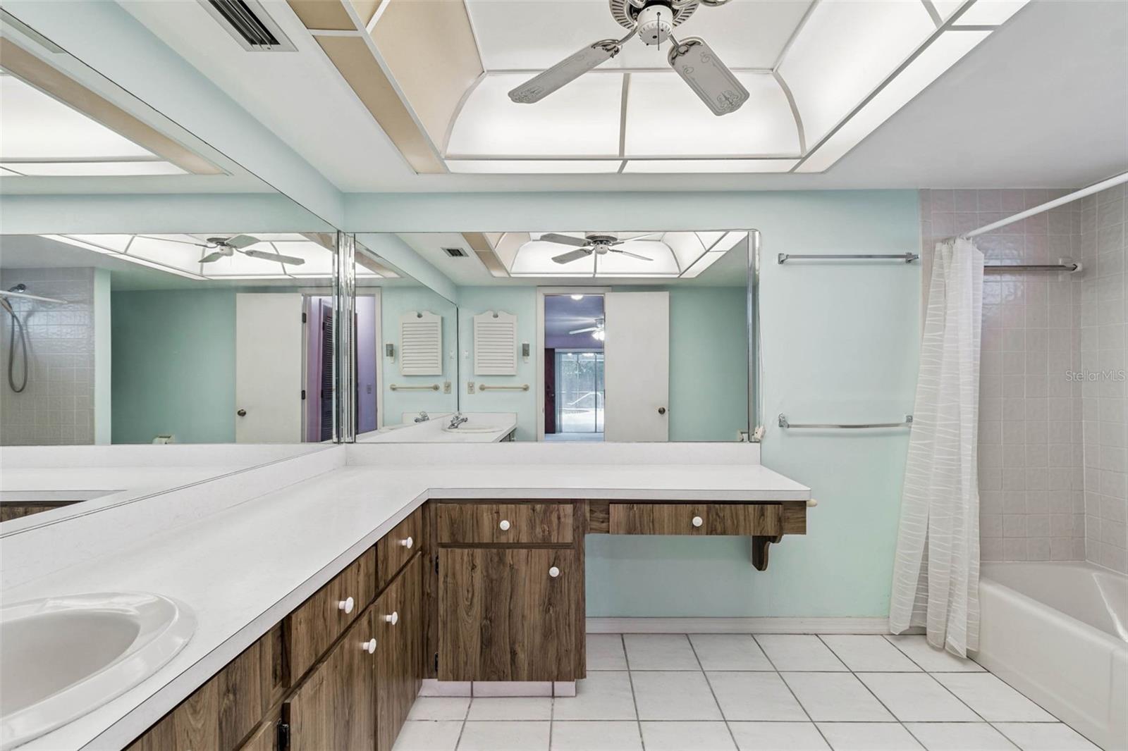 FOX COURT - Residential