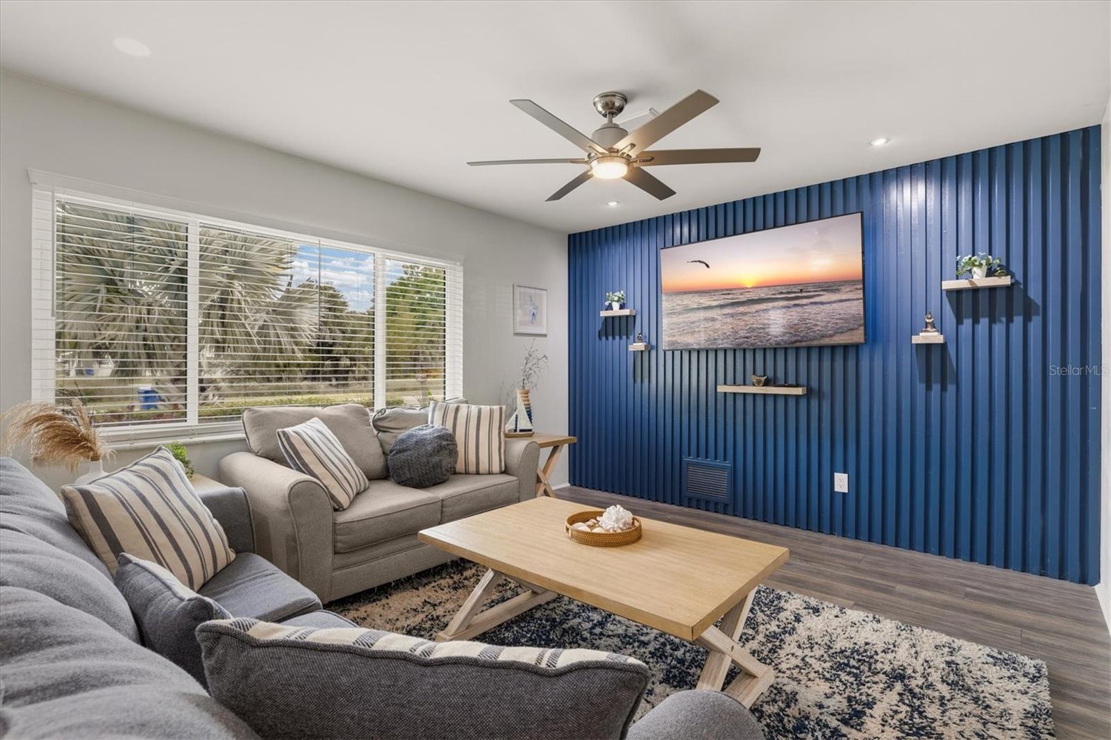 SOUTH VENICE - Residential