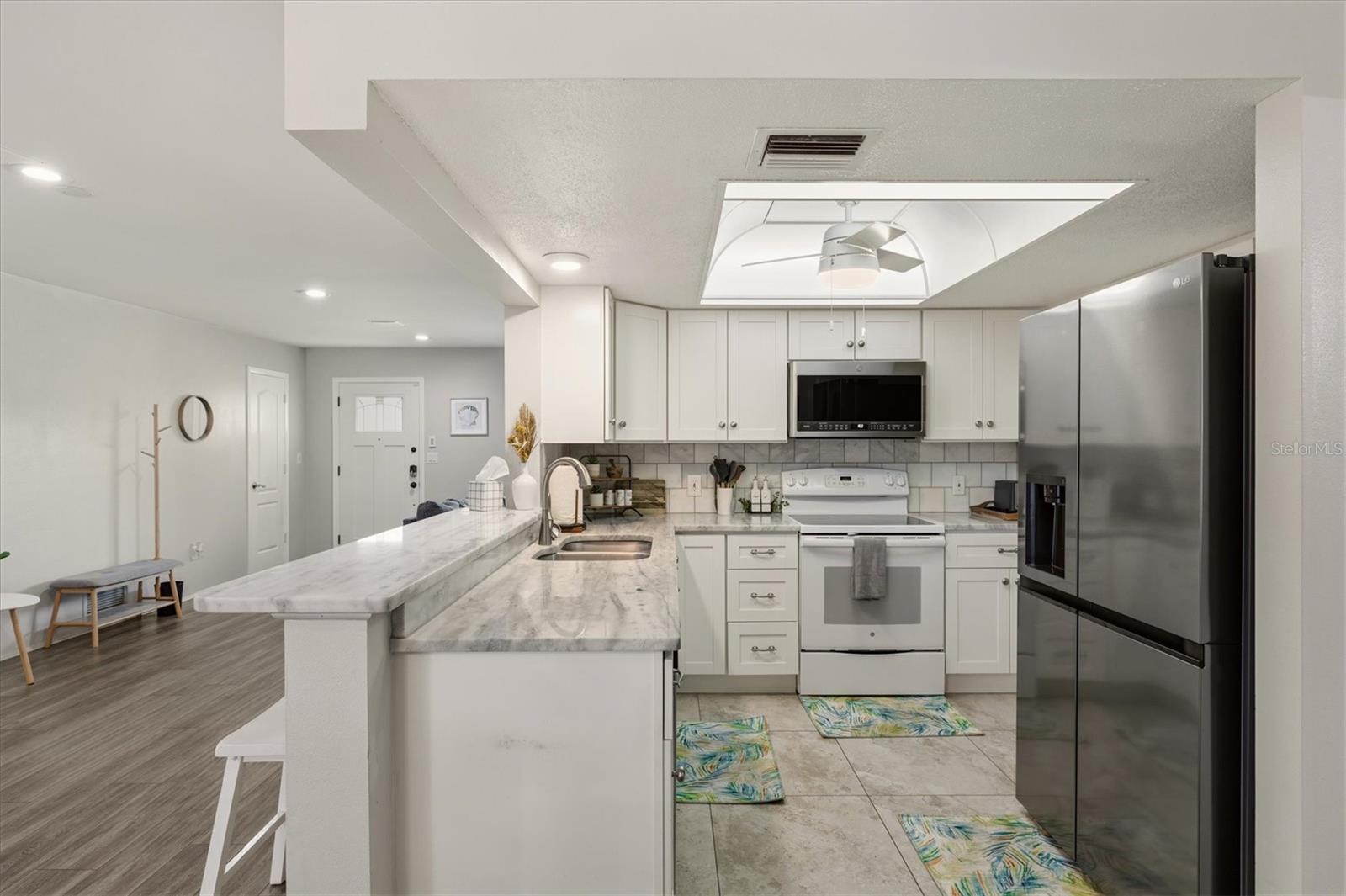 SOUTH VENICE - Residential