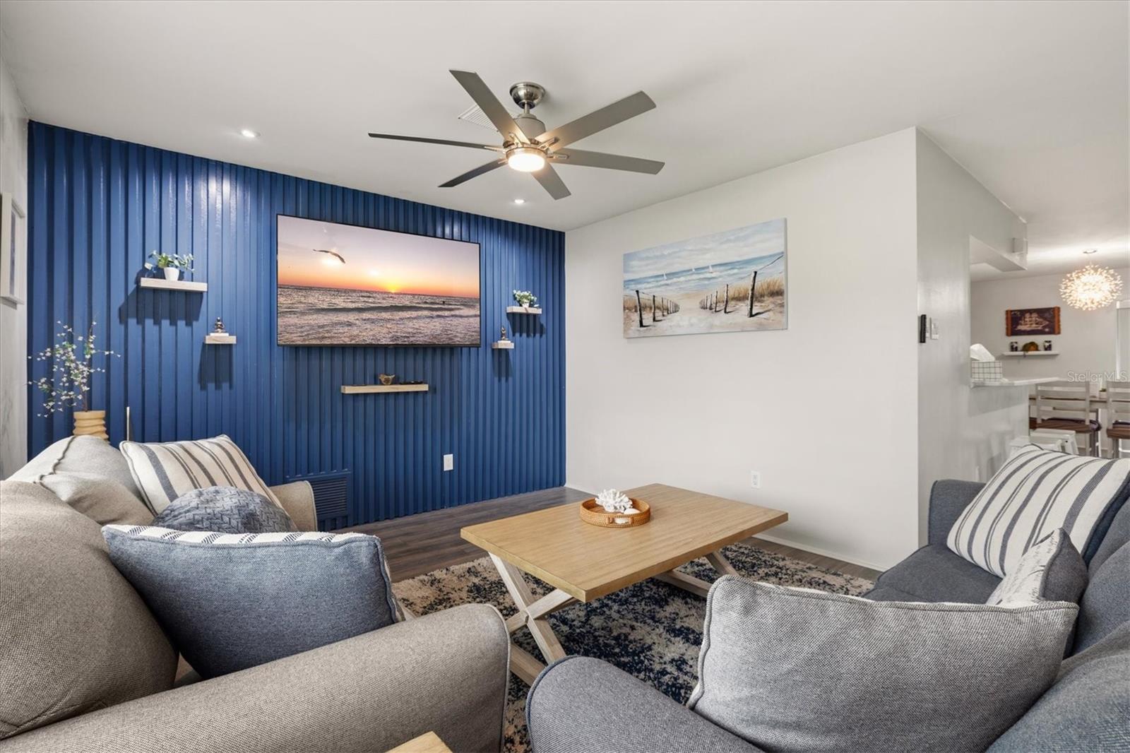 SOUTH VENICE - Residential