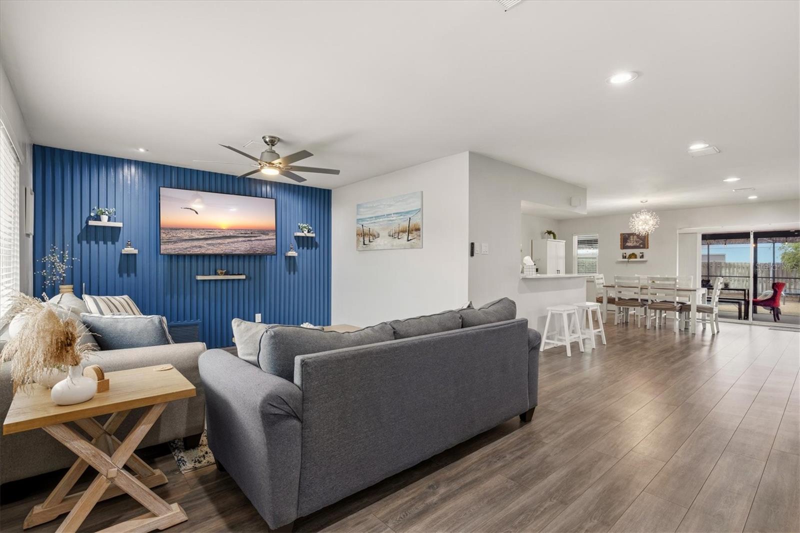 SOUTH VENICE - Residential