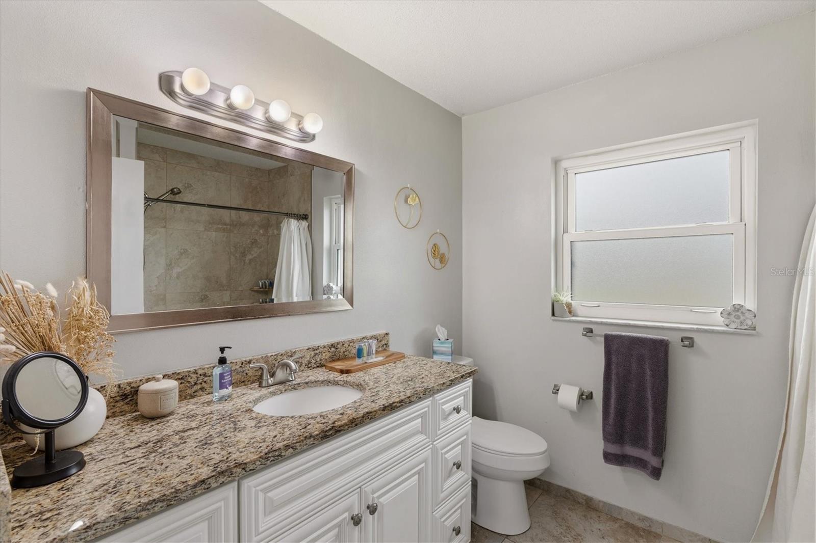 SOUTH VENICE - Residential