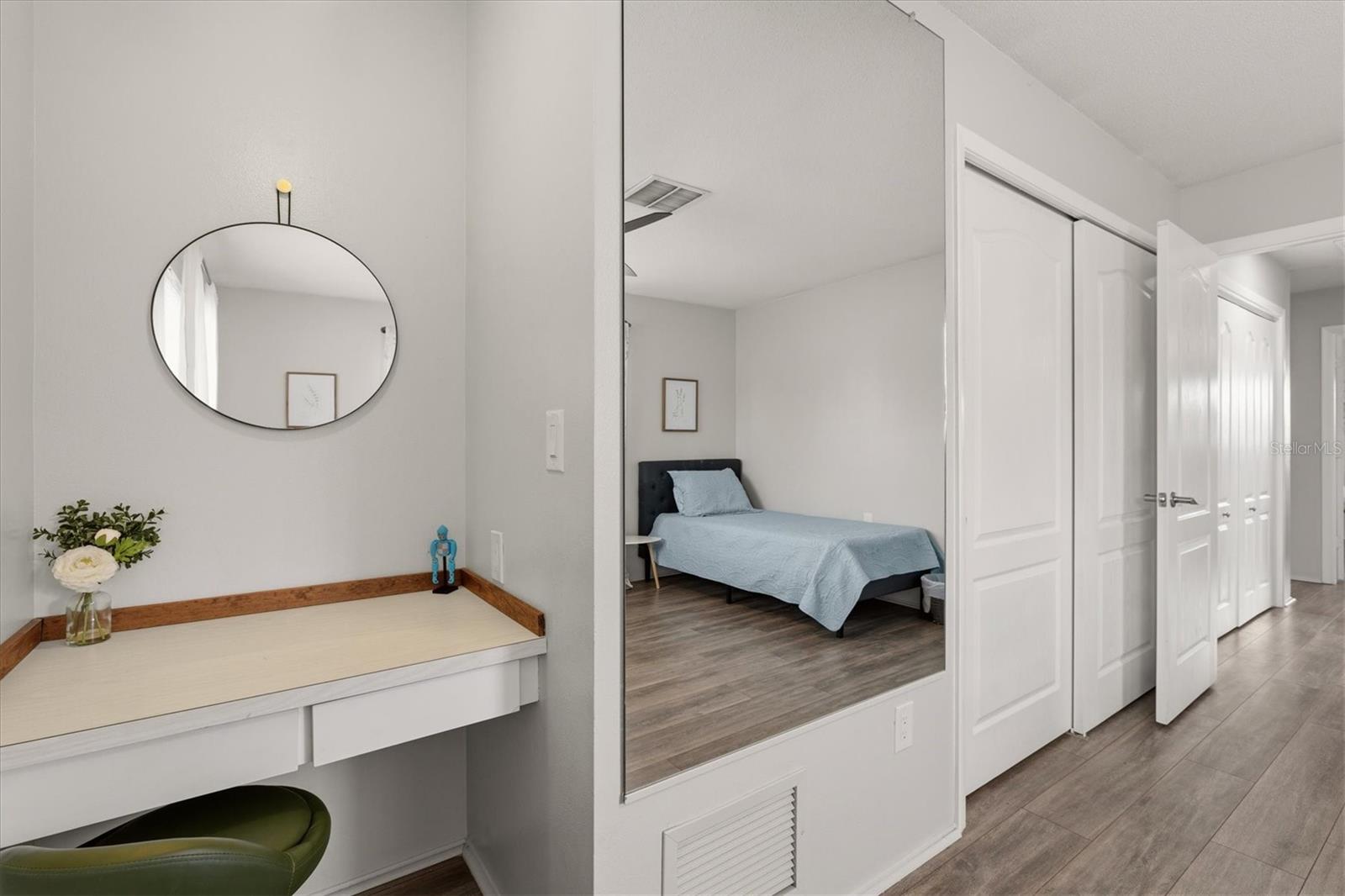 SOUTH VENICE - Residential