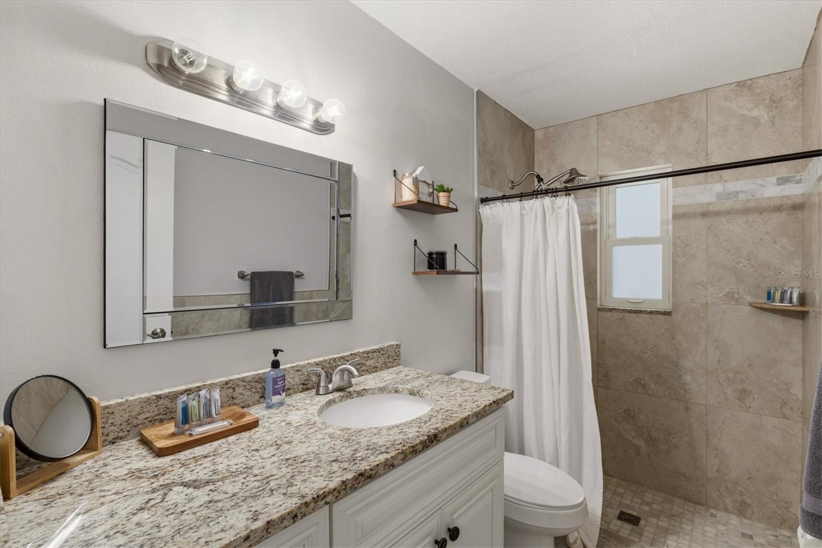 SOUTH VENICE - Residential