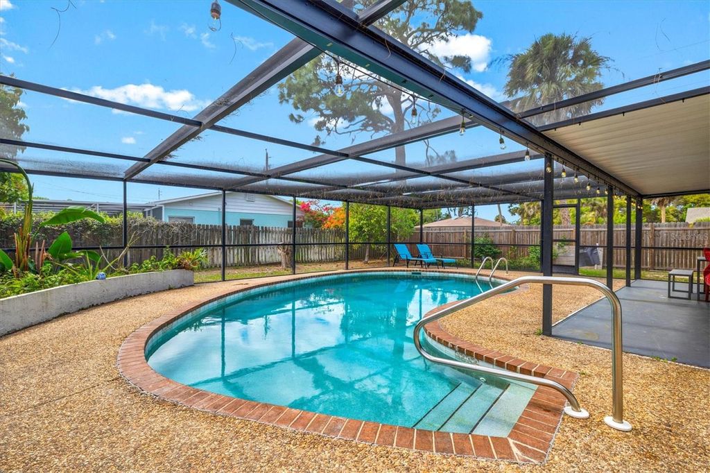 Photo of 3310 Siesta Drive, Venice, FL 34293 (MLS # A4686880)