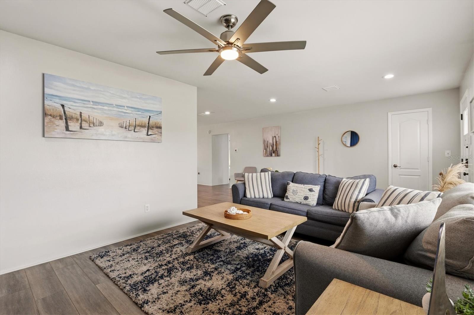 SOUTH VENICE - Residential