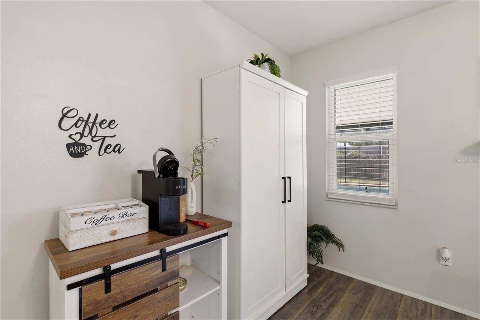 SOUTH VENICE - Residential