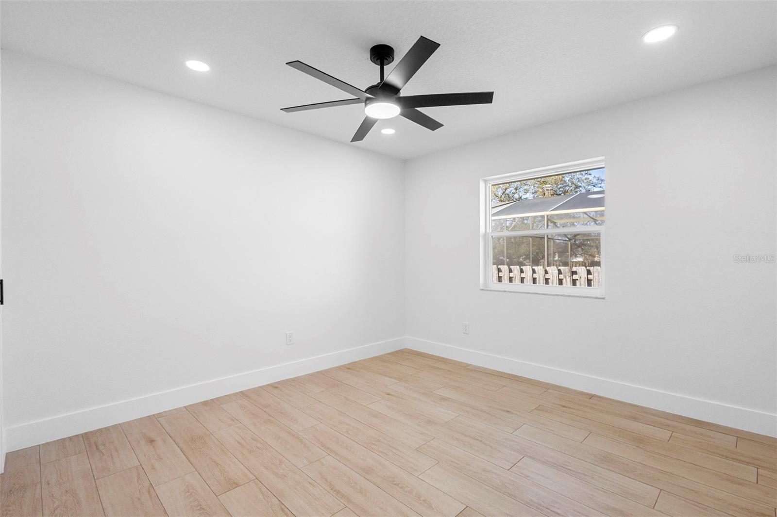 DELTONA LAKES UNIT 3 - Residential