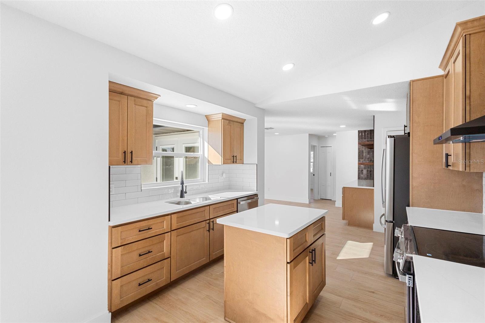 DELTONA LAKES UNIT 3 - Residential