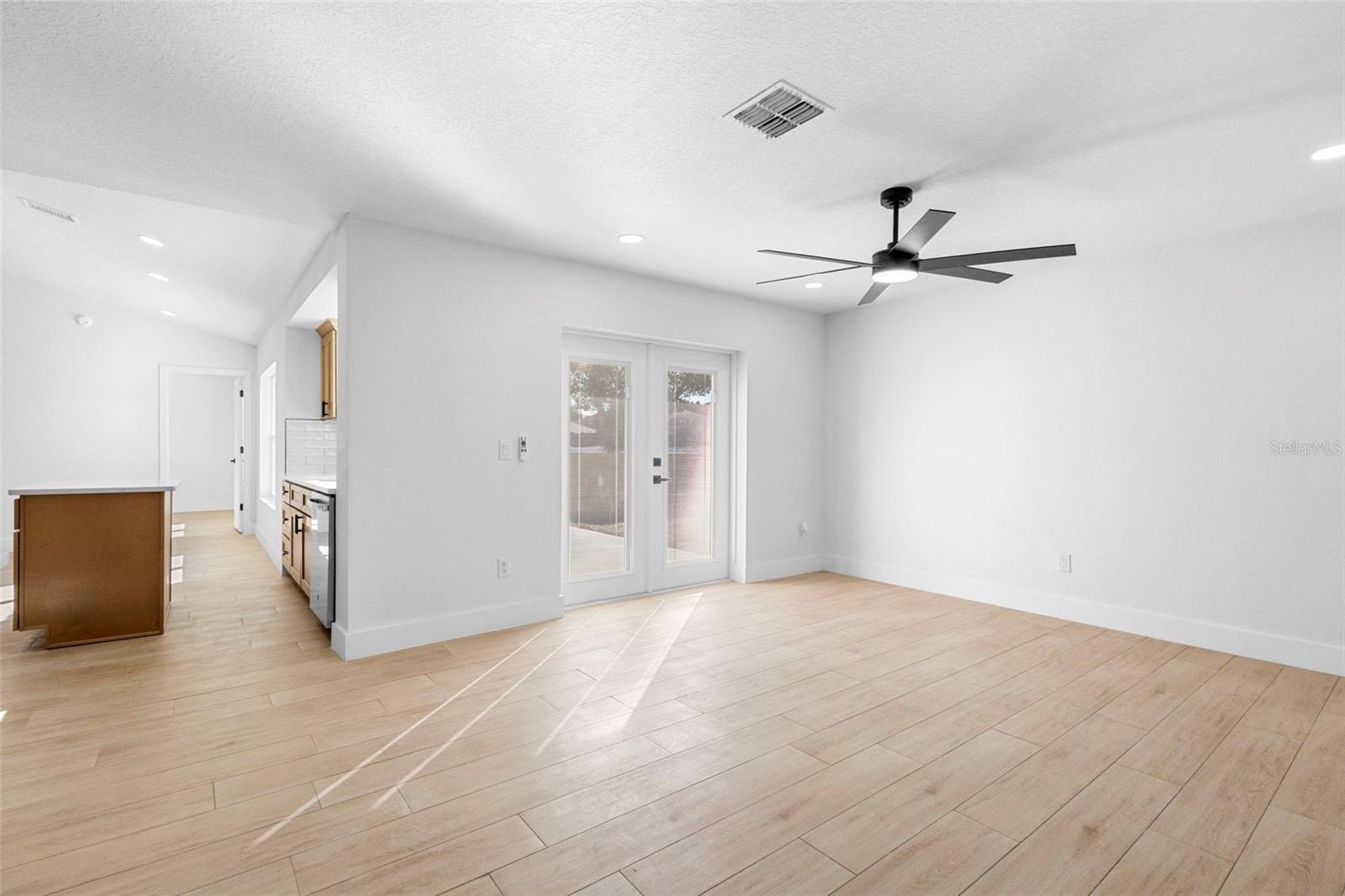 DELTONA LAKES UNIT 3 - Residential