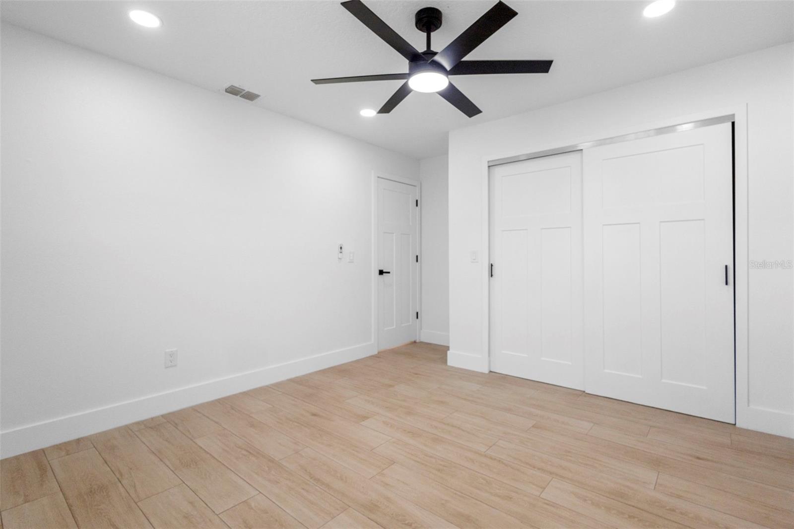 DELTONA LAKES UNIT 3 - Residential