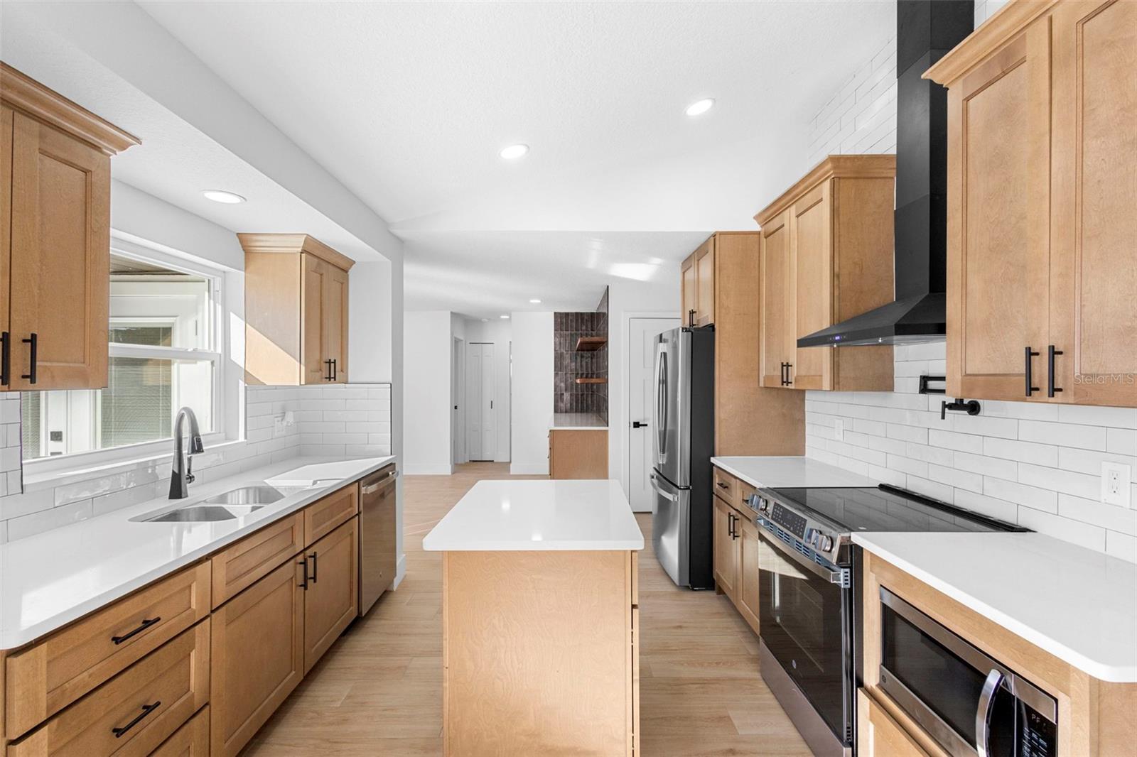 DELTONA LAKES UNIT 3 - Residential