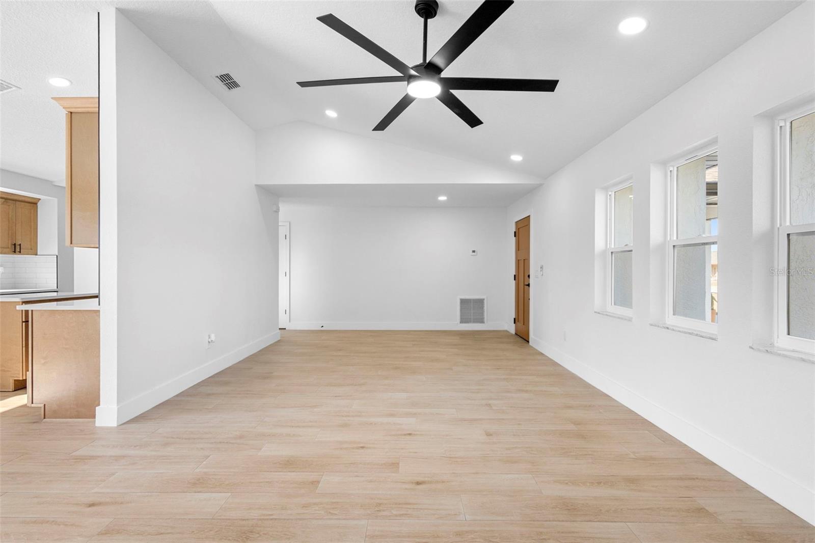 DELTONA LAKES UNIT 3 - Residential