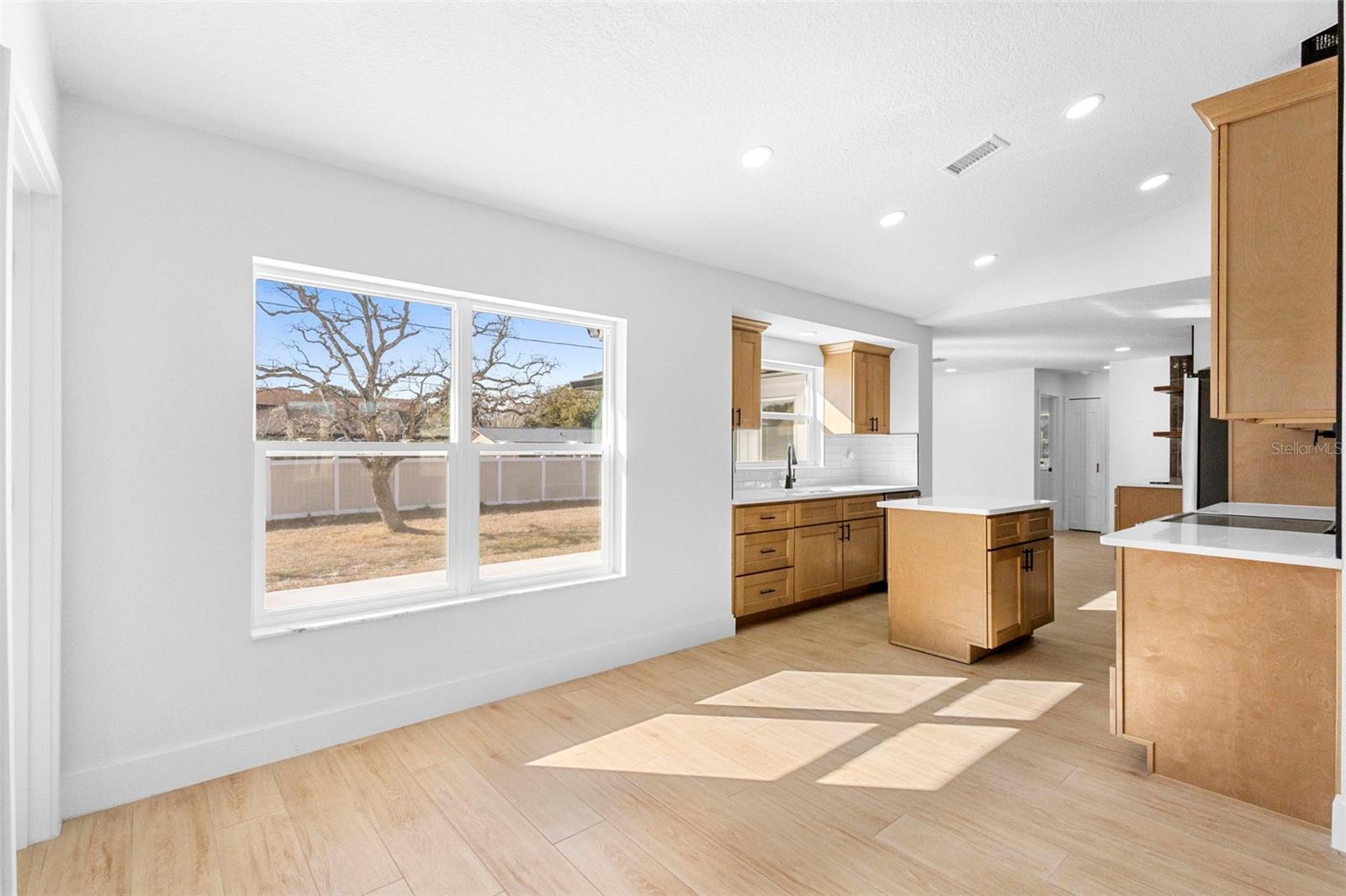 DELTONA LAKES UNIT 3 - Residential