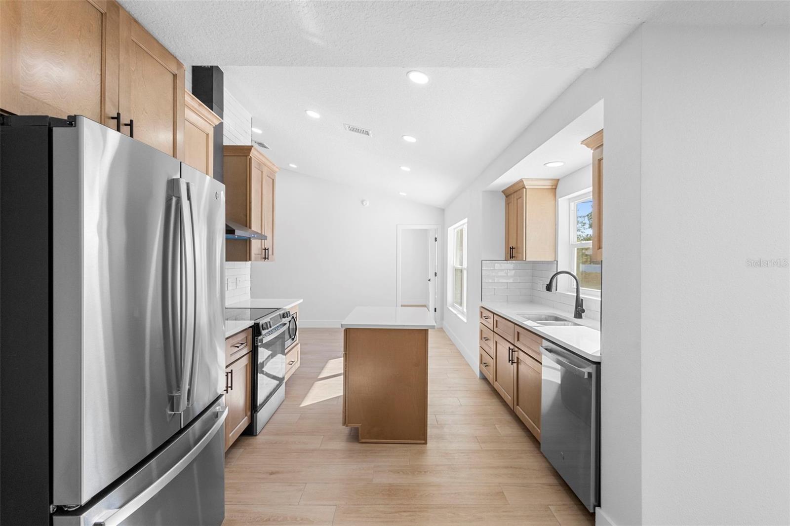 DELTONA LAKES UNIT 3 - Residential