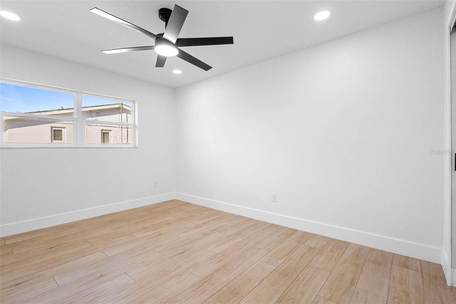 DELTONA LAKES UNIT 3 - Residential