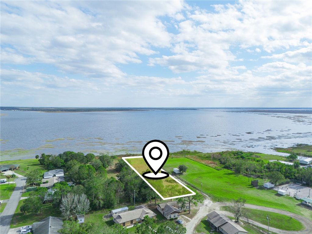 Photo of 0 S Lakeshore Lane, Lake Wales, FL 33859 (MLS # P4933283)