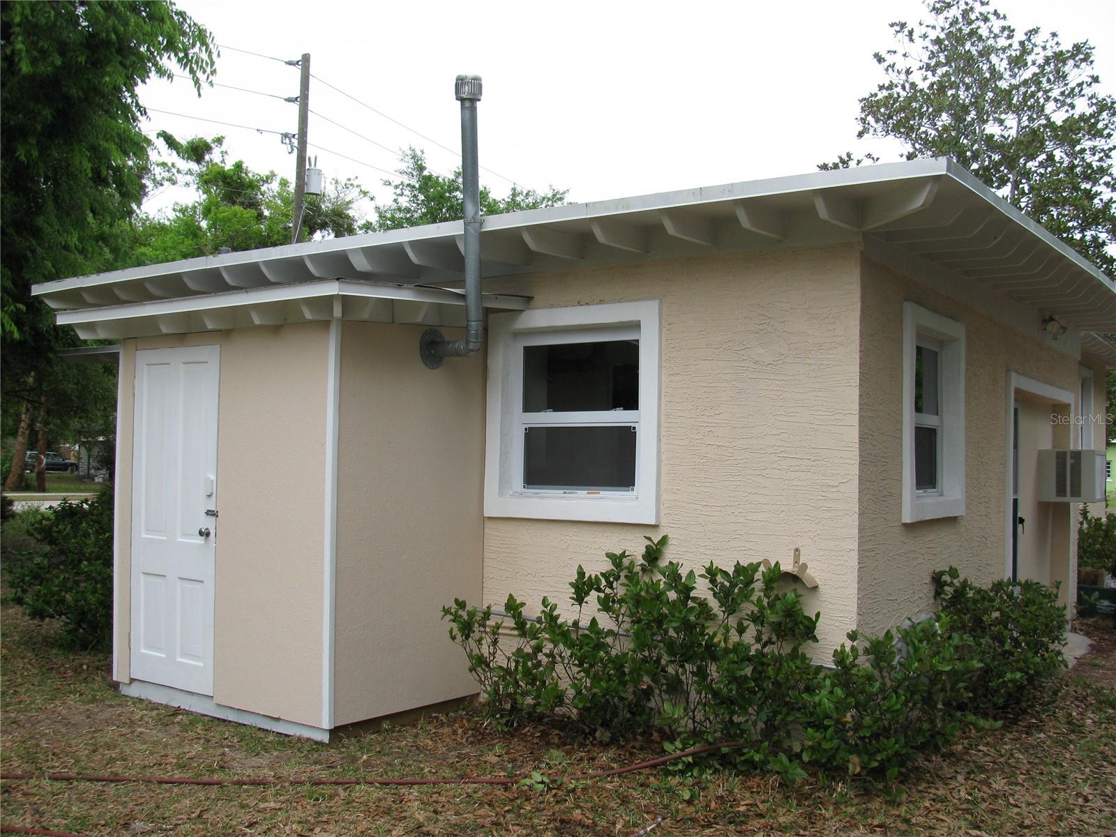 486 OAK STREET