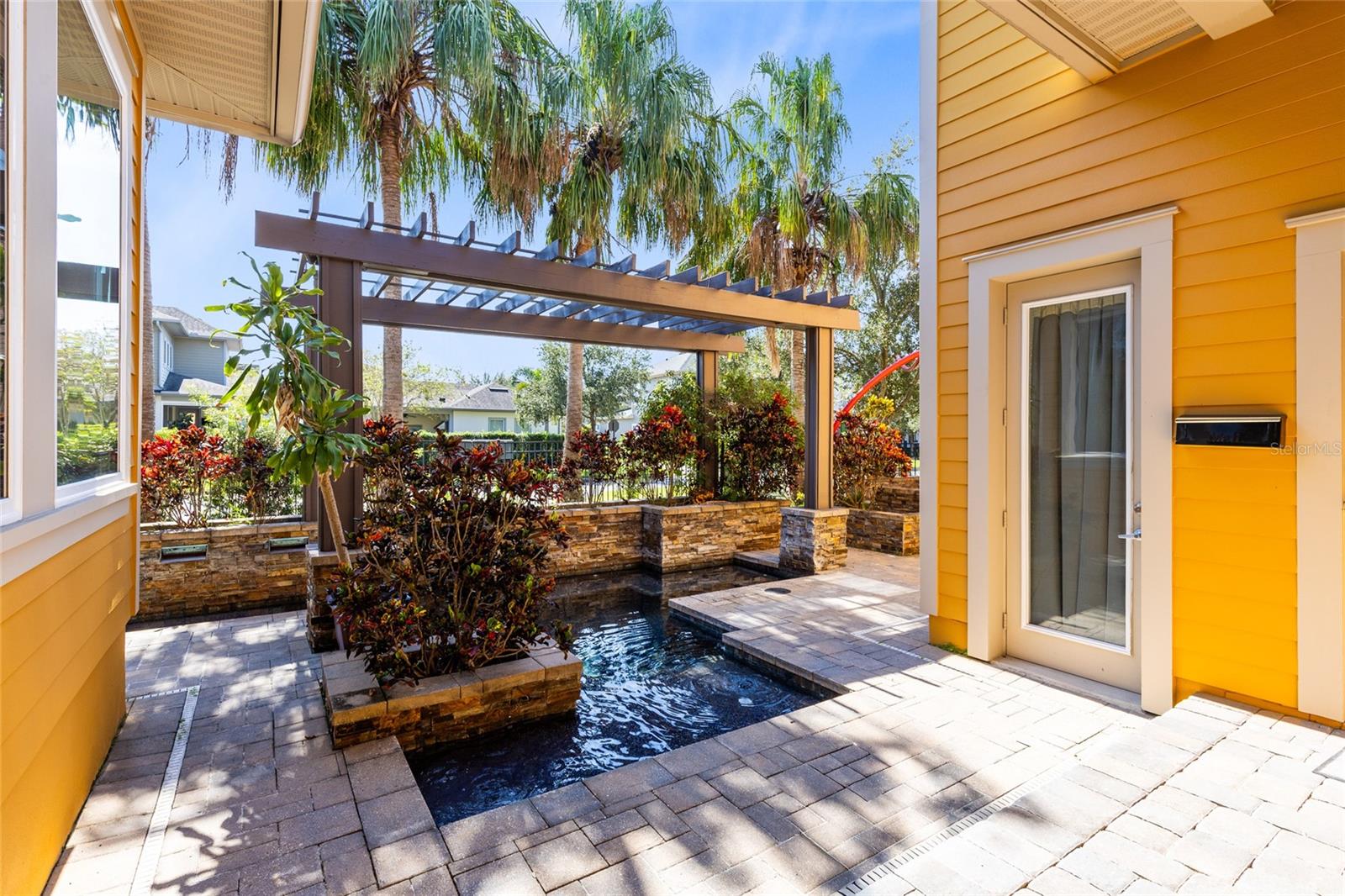 LAUREATE PARK - Residential Lease