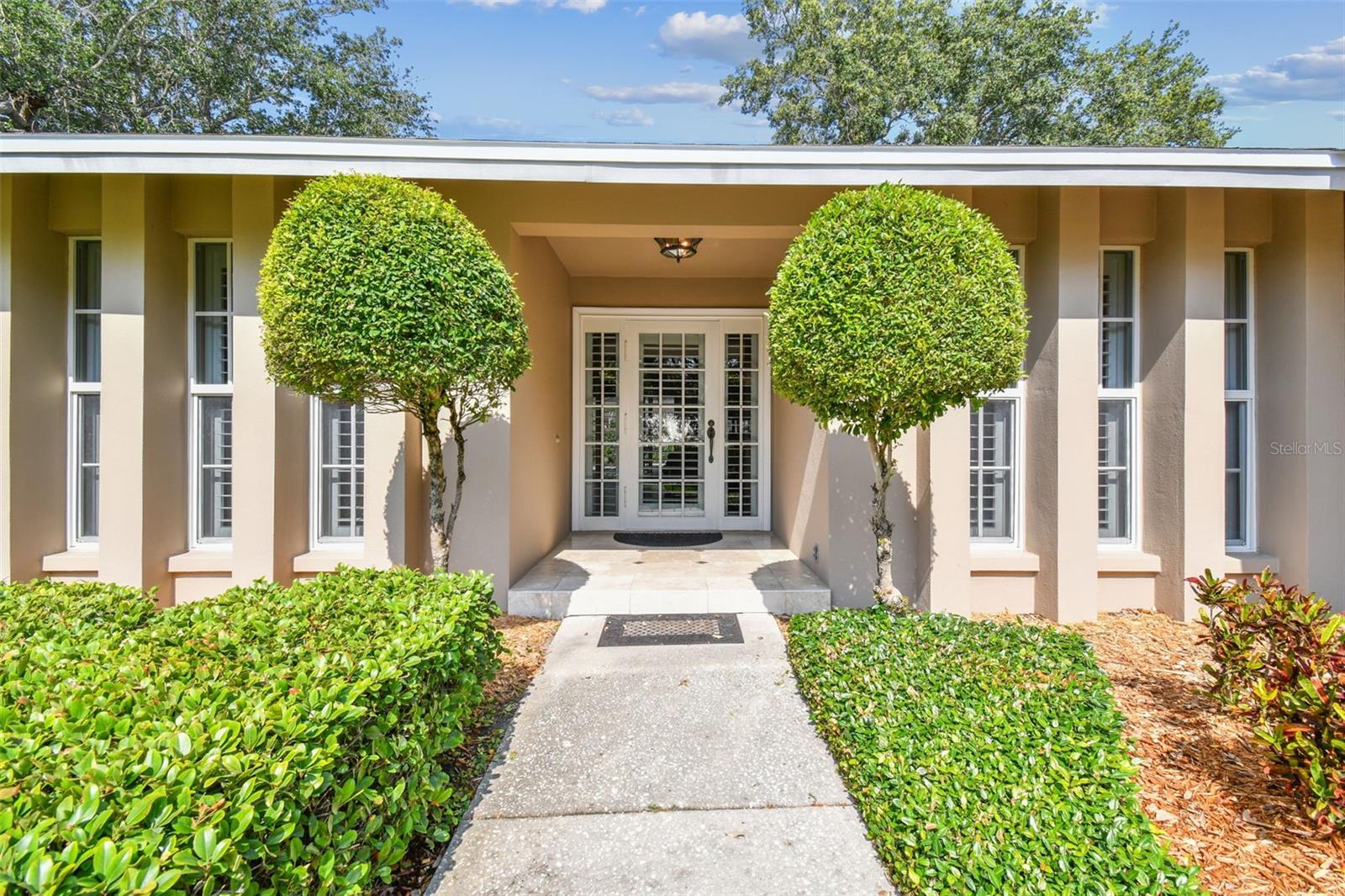 607 GROVEWOOD LANE