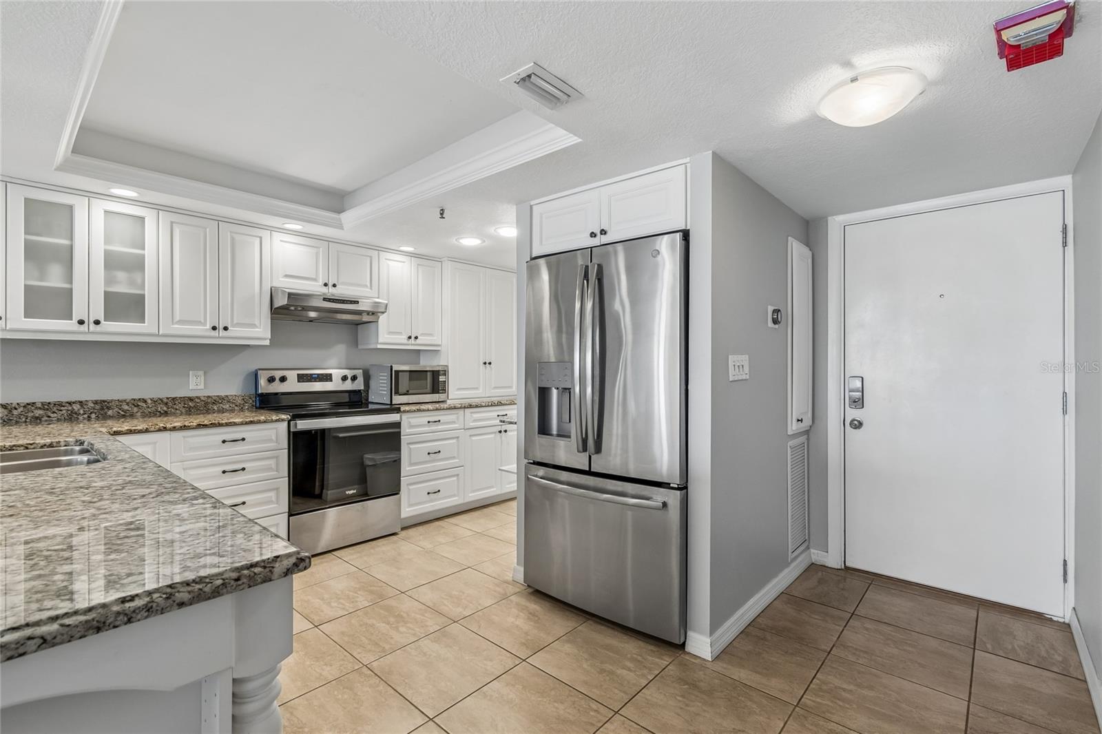 SHORES OF MADEIRA CONDO - Residential