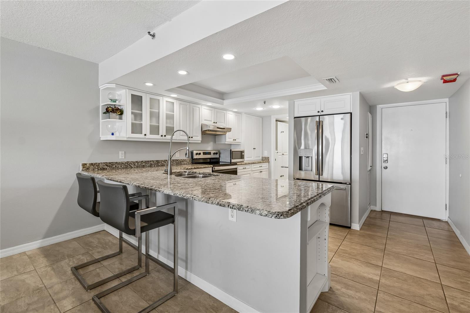 SHORES OF MADEIRA CONDO - Residential