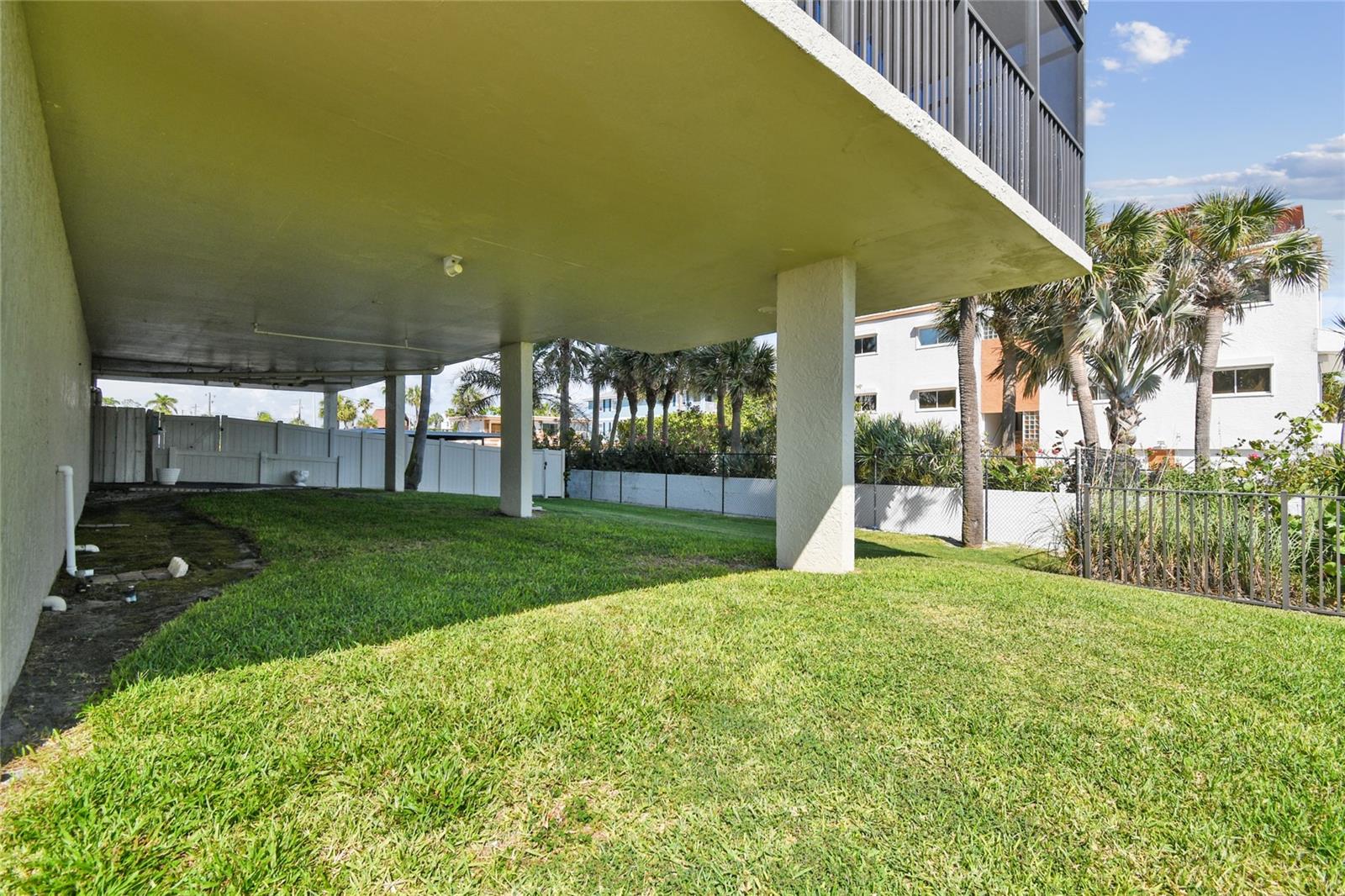 SHORES OF MADEIRA CONDO - Residential