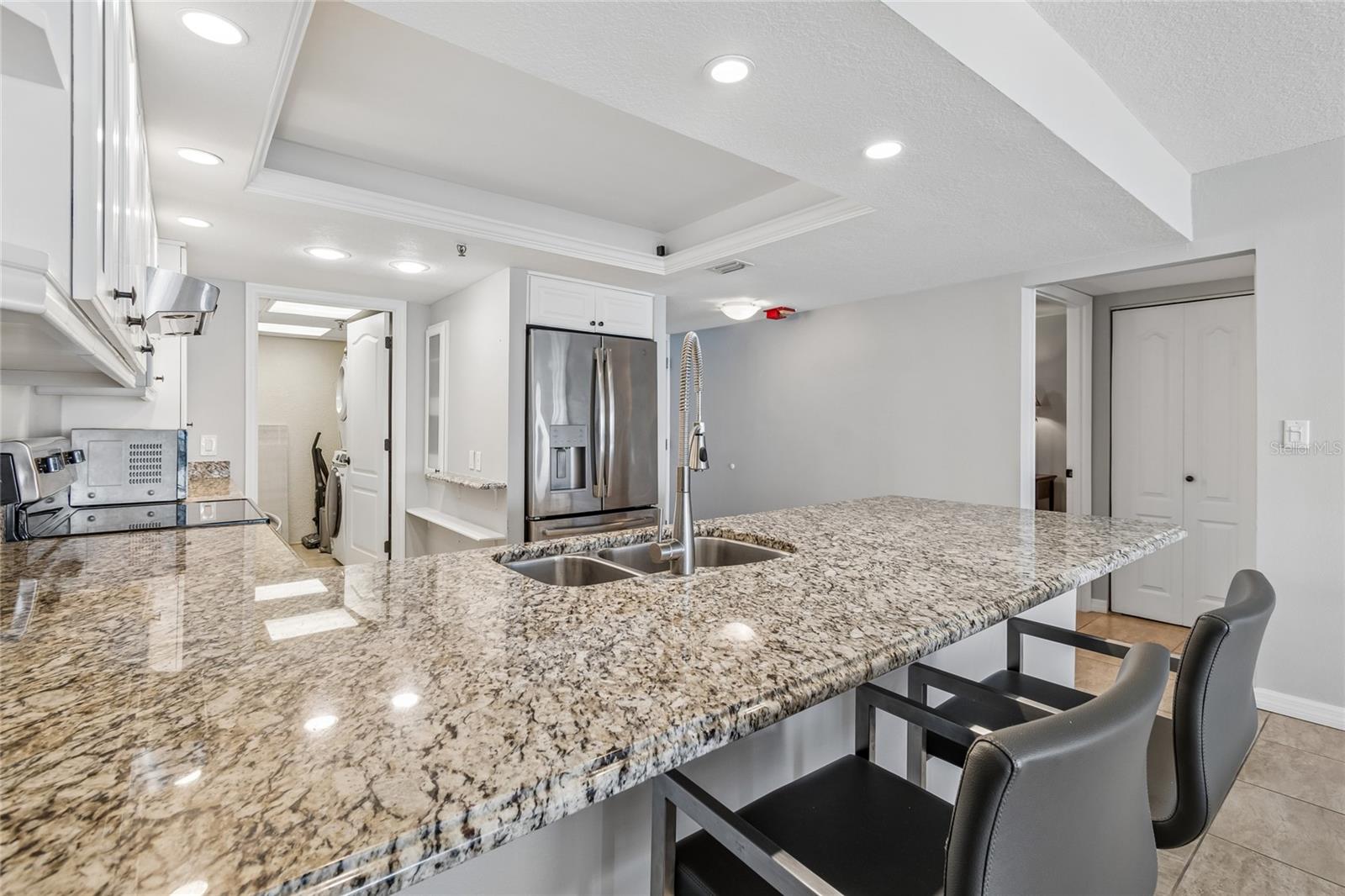 SHORES OF MADEIRA CONDO - Residential