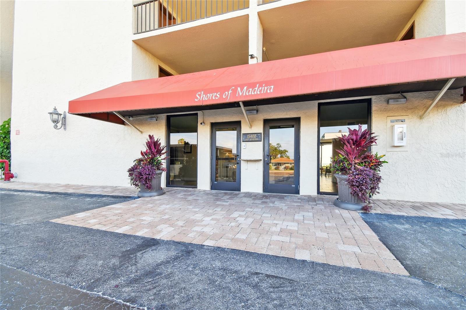 SHORES OF MADEIRA CONDO - Residential