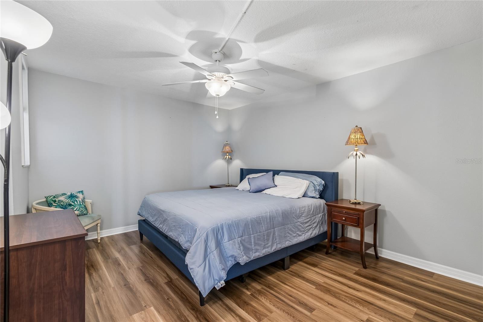 SHORES OF MADEIRA CONDO - Residential