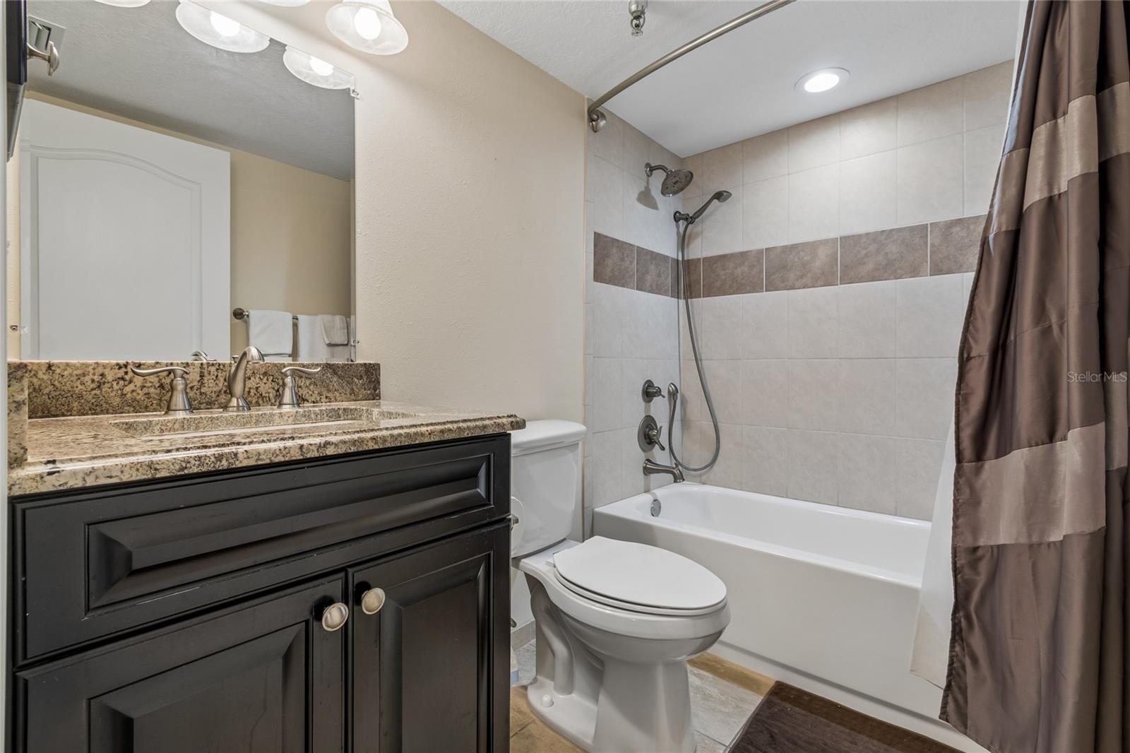 SHORES OF MADEIRA CONDO - Residential