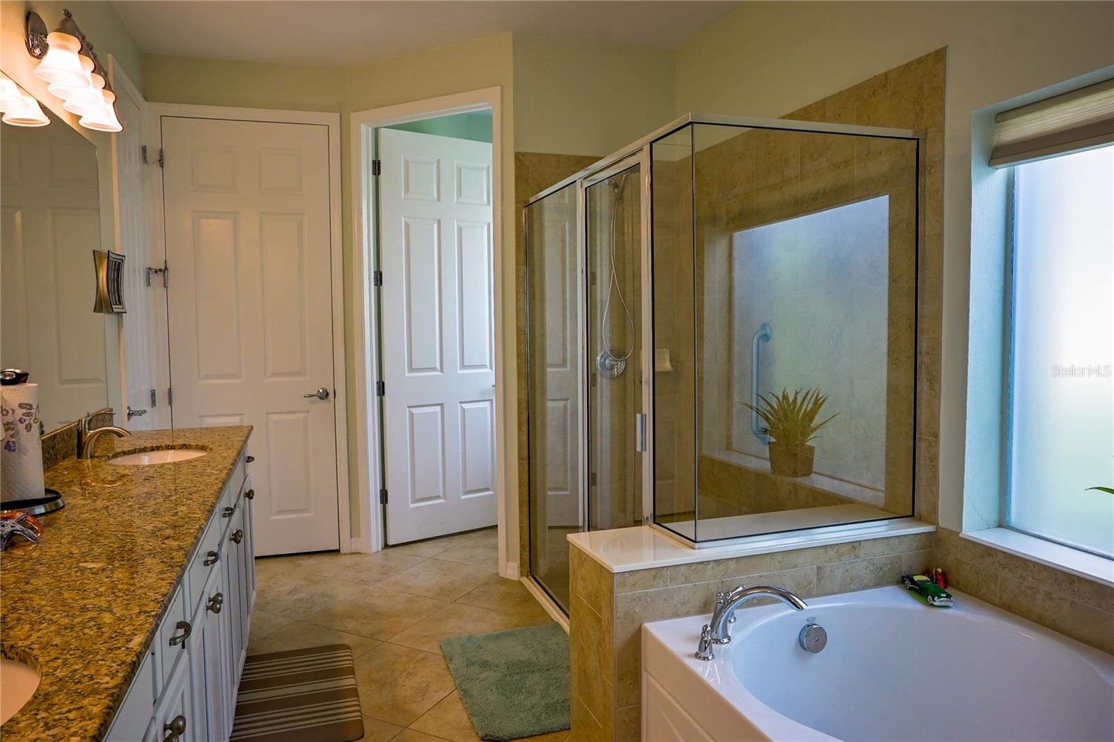 ISLANDWALK/WEST VLGS PH 1C-B - Residential