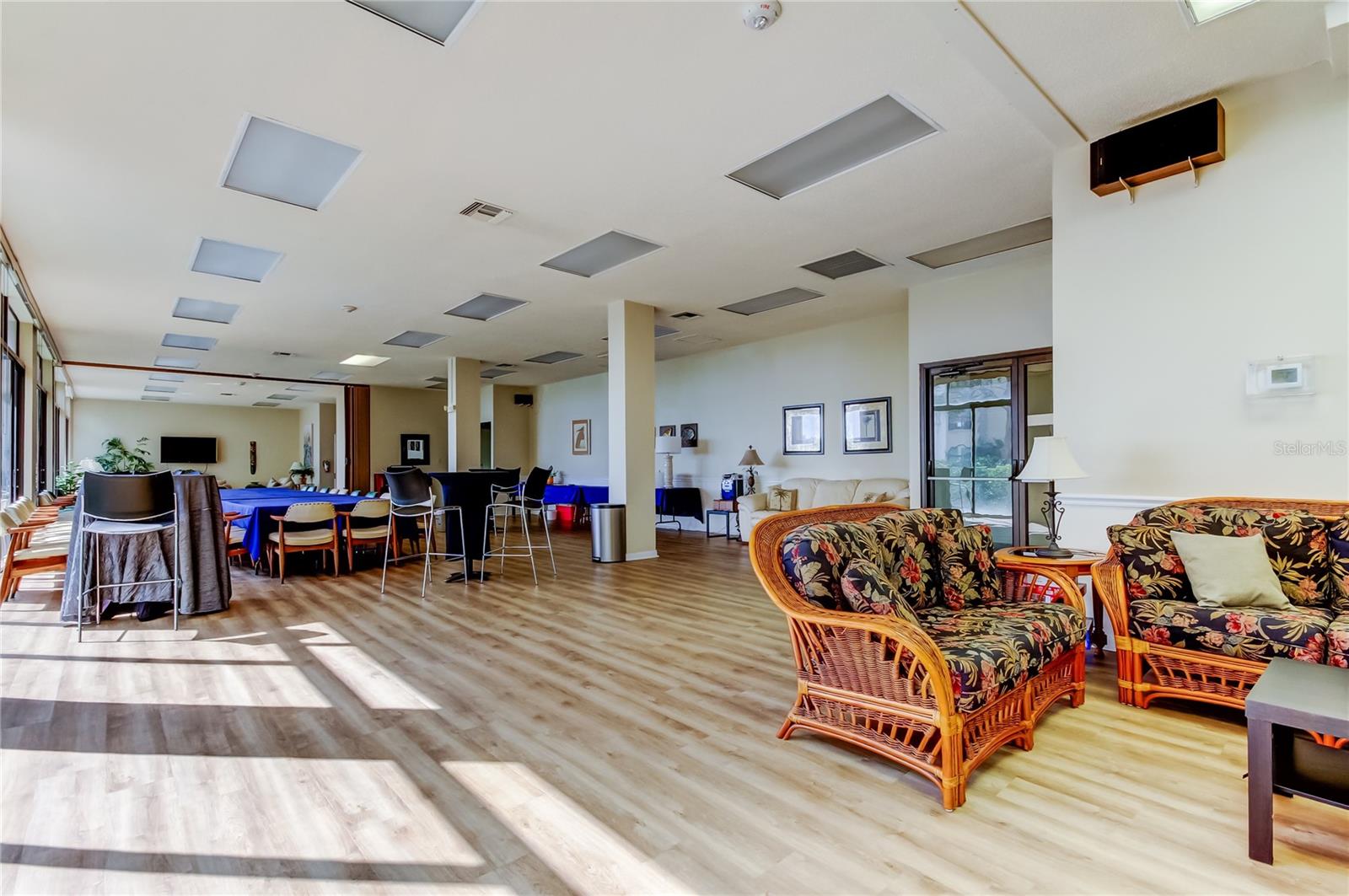 DIAMOND ISLE CONDO - Residential