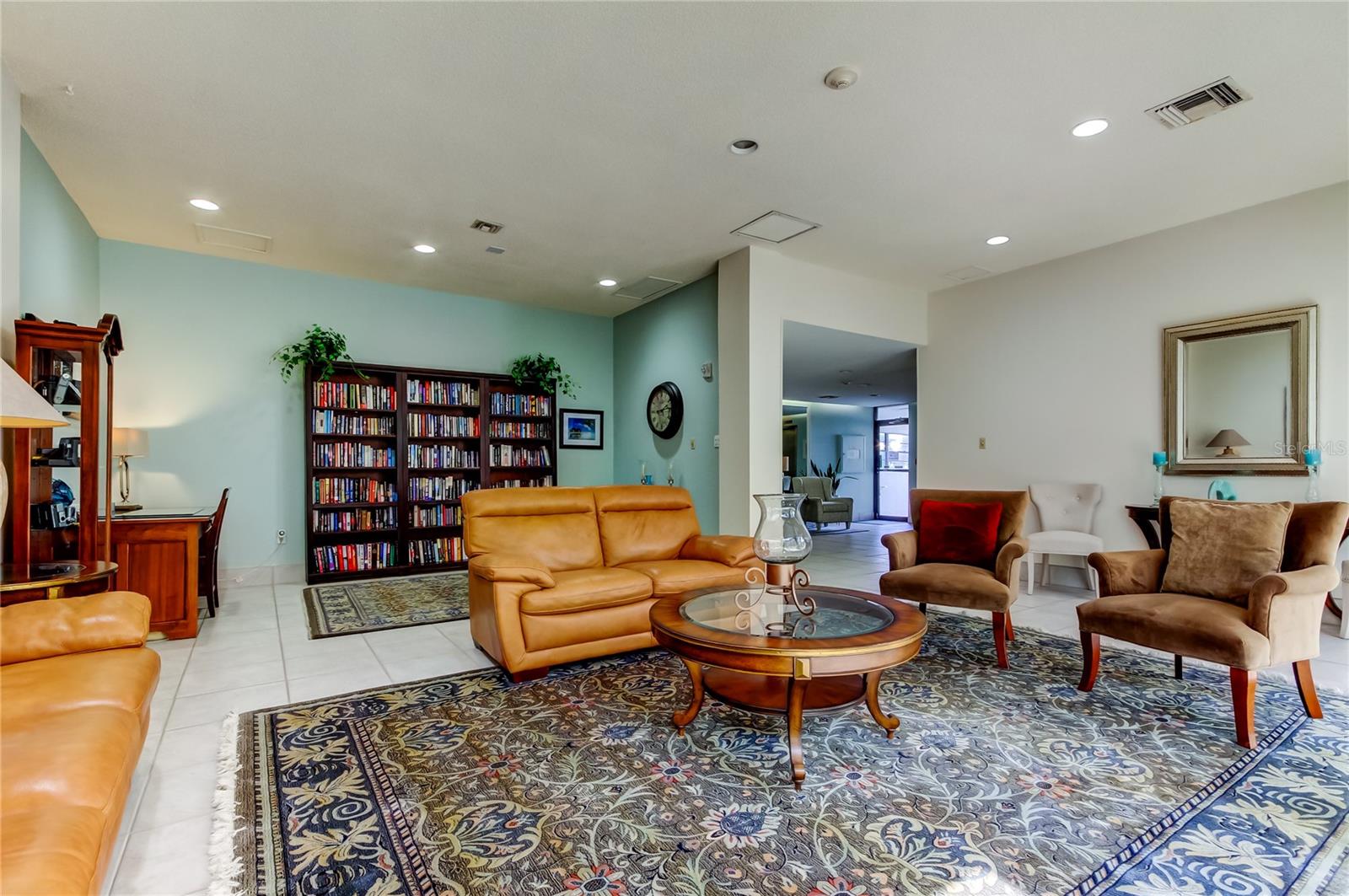 DIAMOND ISLE CONDO - Residential