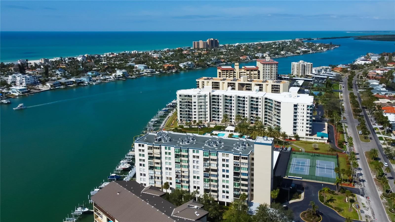 DIAMOND ISLE CONDO - Residential