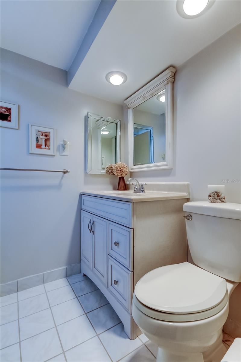 DIAMOND ISLE CONDO - Residential