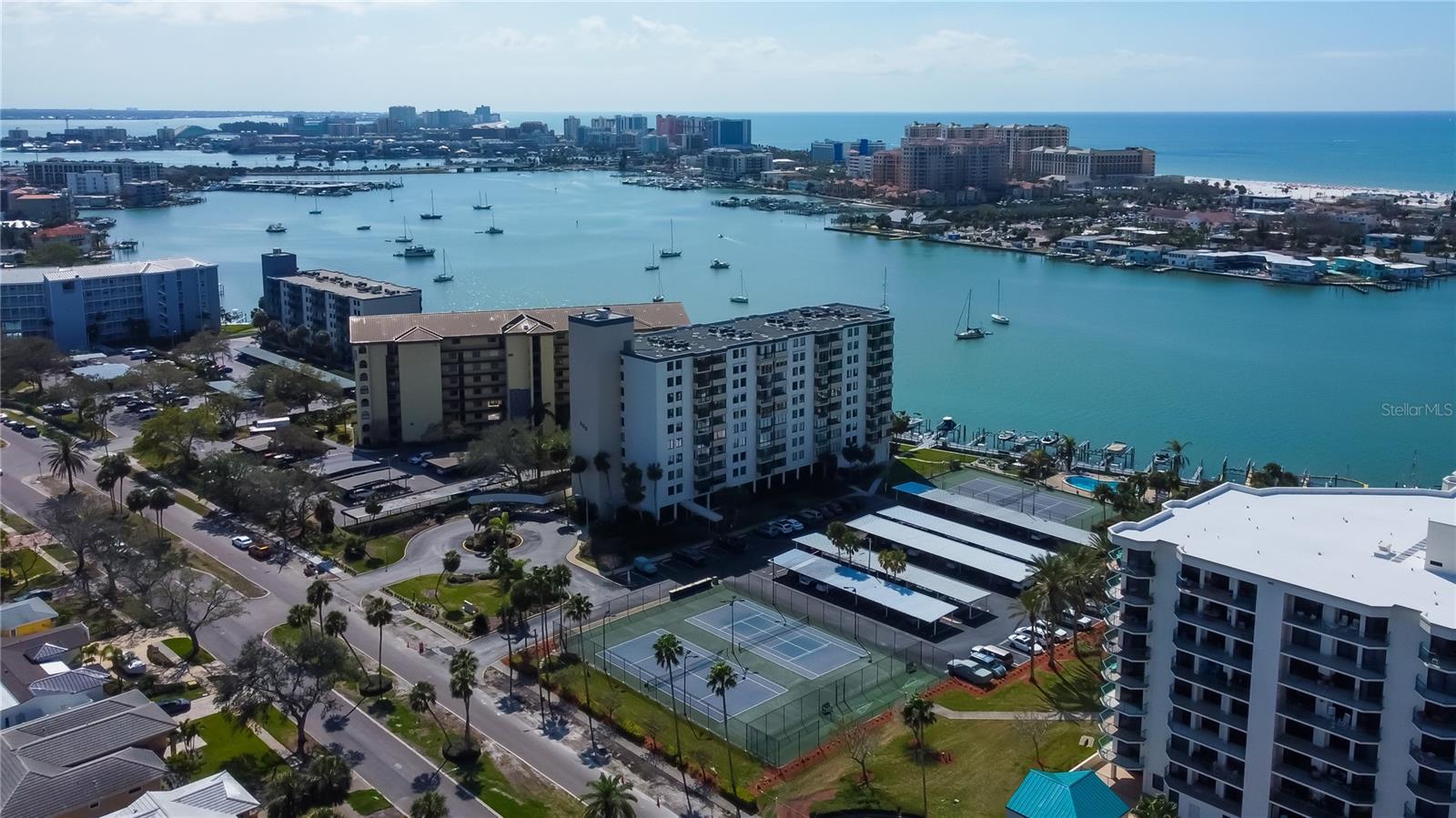 DIAMOND ISLE CONDO - Residential